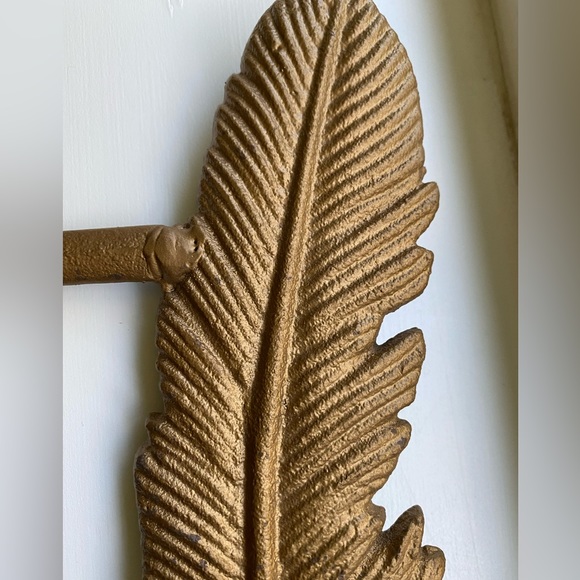 NWOT- Gold Feather Wall Hook - Picture 3 of 4